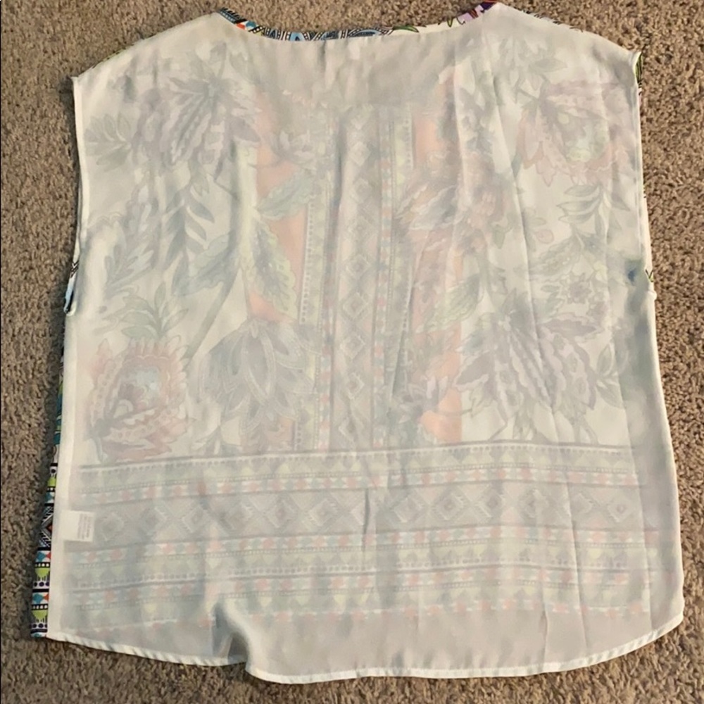 Boutique Floral Blouse - Picture 3 of 9